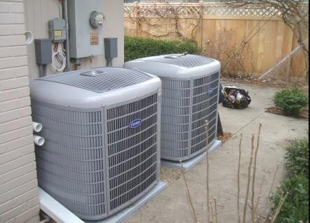 trained AC cleaning technicians